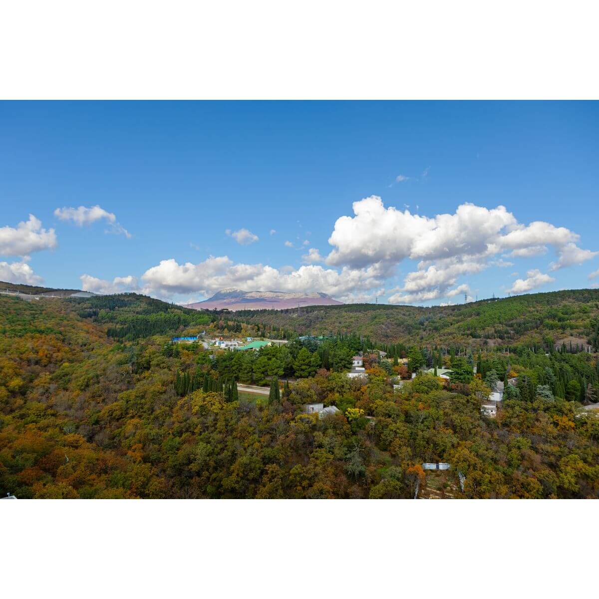 Планировка Апартамент 1‑комнатный площадью 50.99 м² с видом на море и горы №35Ап/3-6 продаётся в городе Алушта «АК Паруса Мечты» от застройщика по цене 23 294 110 ₽ – Море Близко
